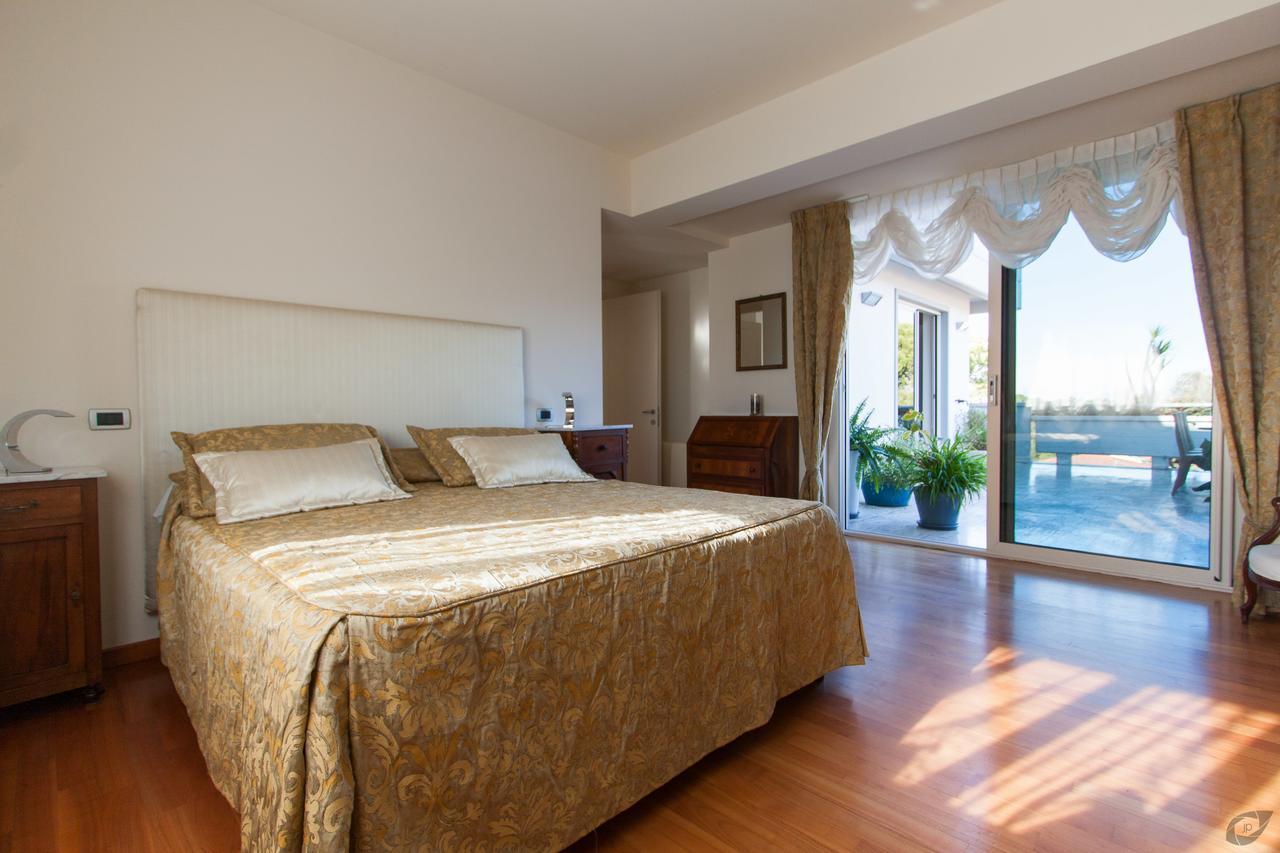 מרינה די פיאטרסנטה Verdeluna Aparthotel מראה חיצוני תמונה