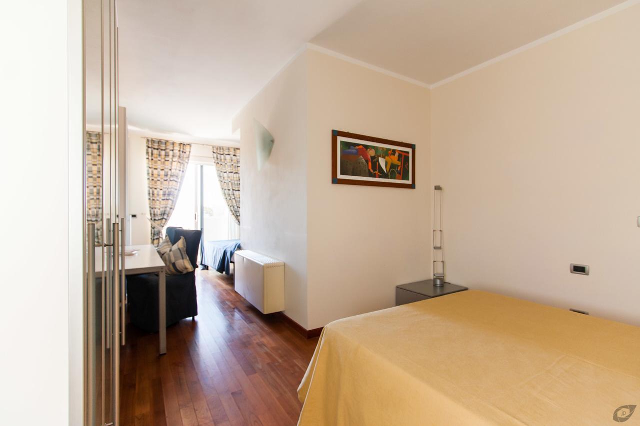 מרינה די פיאטרסנטה Verdeluna Aparthotel מראה חיצוני תמונה