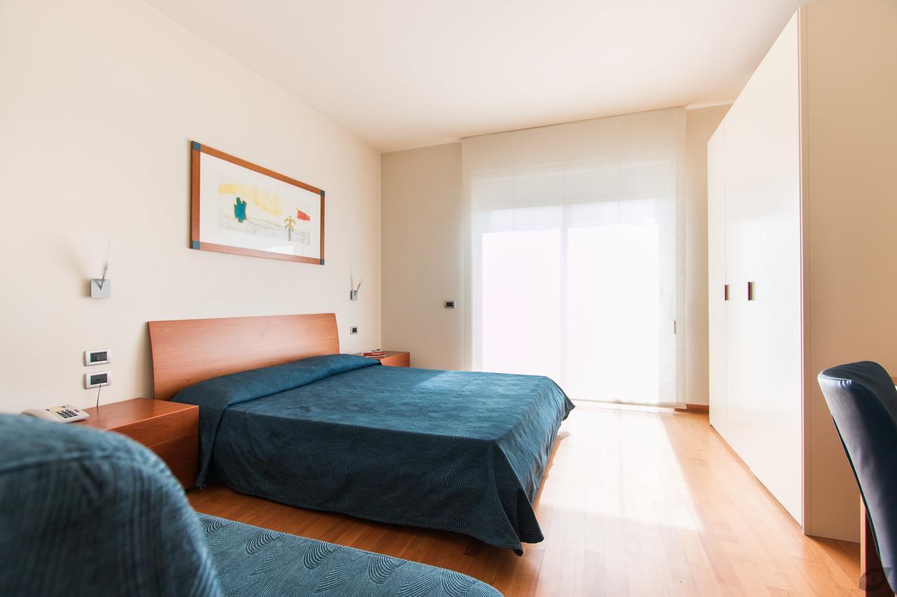 מרינה די פיאטרסנטה Verdeluna Aparthotel מראה חיצוני תמונה