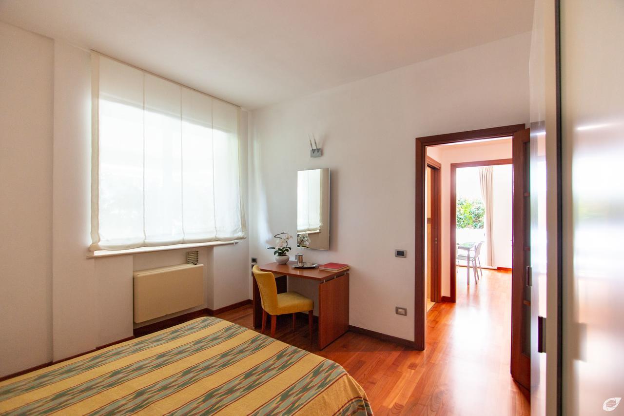 מרינה די פיאטרסנטה Verdeluna Aparthotel מראה חיצוני תמונה
