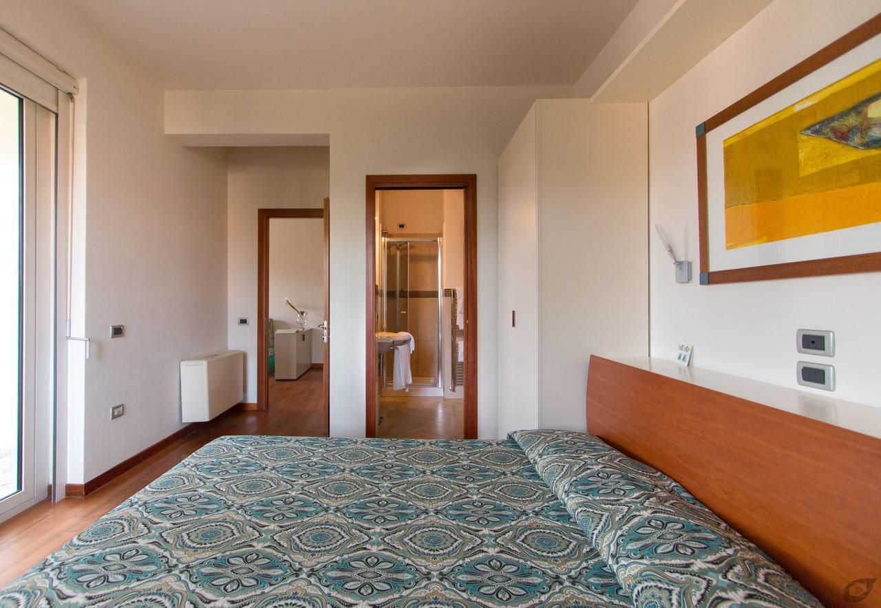 מרינה די פיאטרסנטה Verdeluna Aparthotel מראה חיצוני תמונה