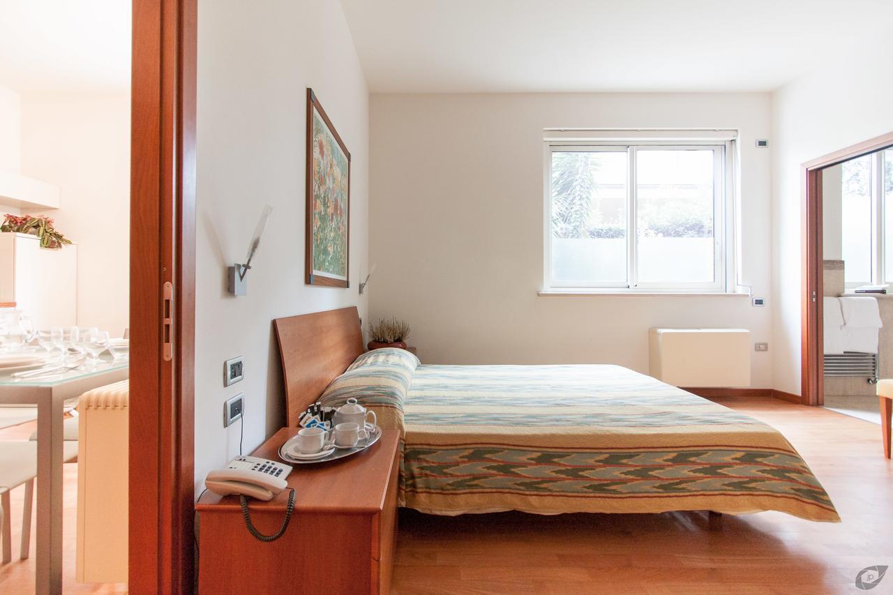 מרינה די פיאטרסנטה Verdeluna Aparthotel מראה חיצוני תמונה